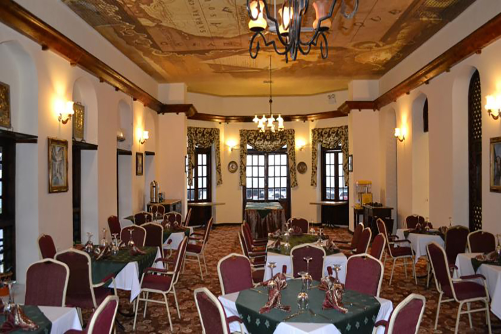 AFRICA HOUSE HOTEL