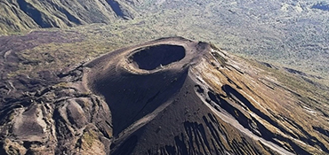 TANZANIA MOUNT MERU