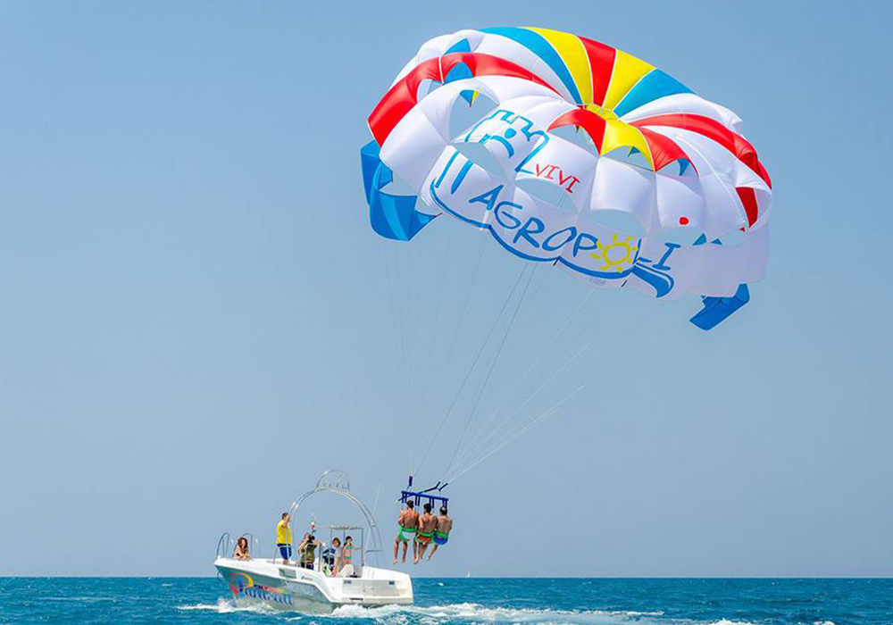 PARASAILING IN ZANZIBAR