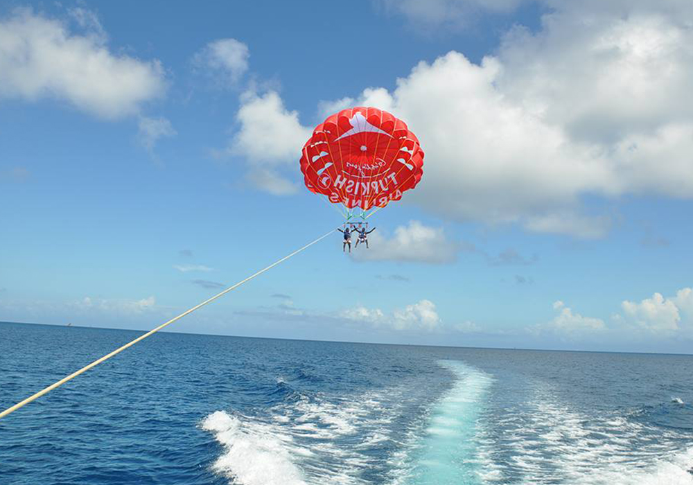 PARASAILING IN ZANZIBAR